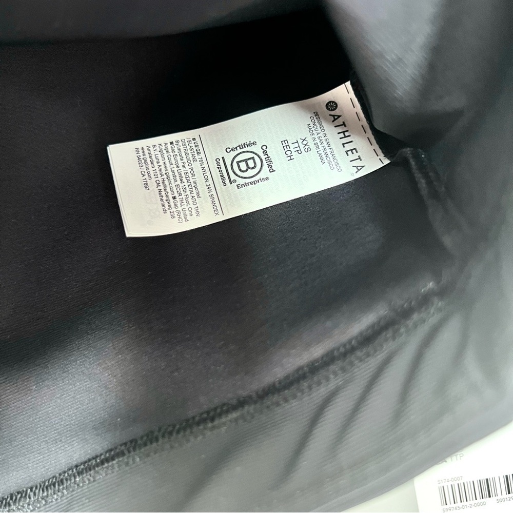 Athleta Crosstrain Ultra Crop Top | Long Sleeve | Black | XXS - Picture 7 of 7